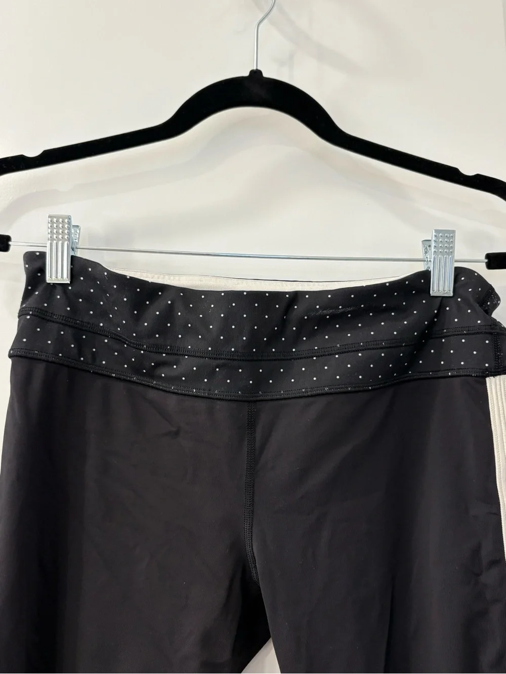 Lululemon Black Capri Leggings with White Side Stripe and Polka Dot Waistband